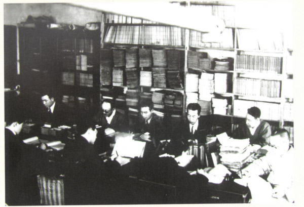 조선어학회 한글사전 편찬 모습.