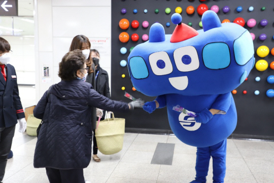 <2020 대한민국 도시재생 산업박람회>지하철역에 뿌리 내린 ‘스마트팜’… 도시재생 새 모델되다