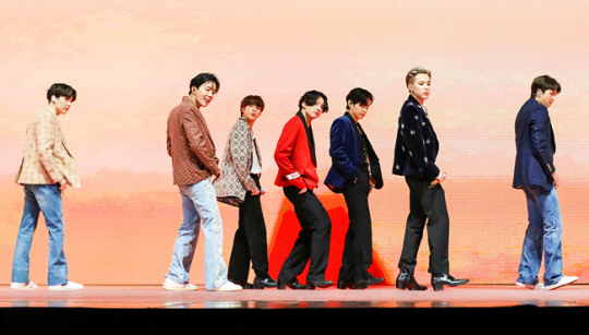 방탄소년단 ‘426만장’