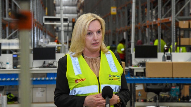 크리스틴 홀게이트 호주 우정총국 대표 [호주 우정총국 페이스북 화면 캡처]