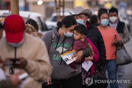 미국 로스앤젤레스의 대선 투표 대기줄 [EPA=연합뉴스]