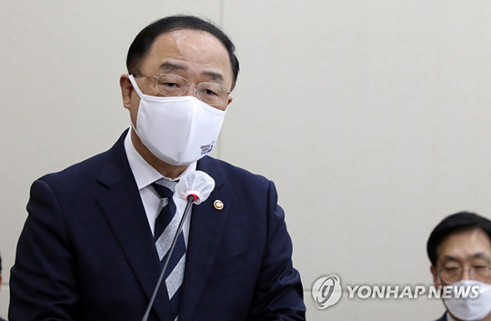 홍남기 경제부총리 겸 기획재정부 장관 [연합뉴스 자료사진]