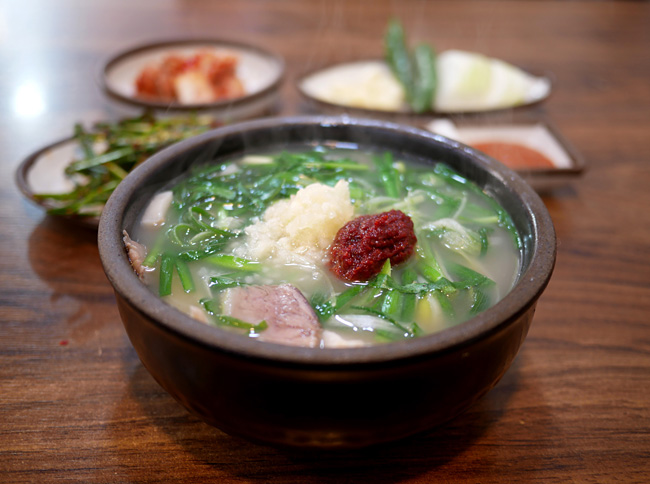 부산 밀양집 ‘돼지국밥’