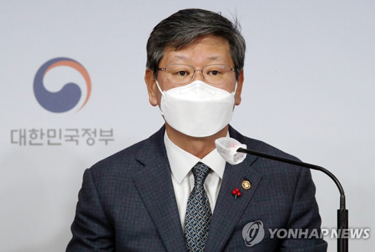 공정경제 3법 브리핑하는 이용구 법무부 차관 [연합뉴스 자료사진]