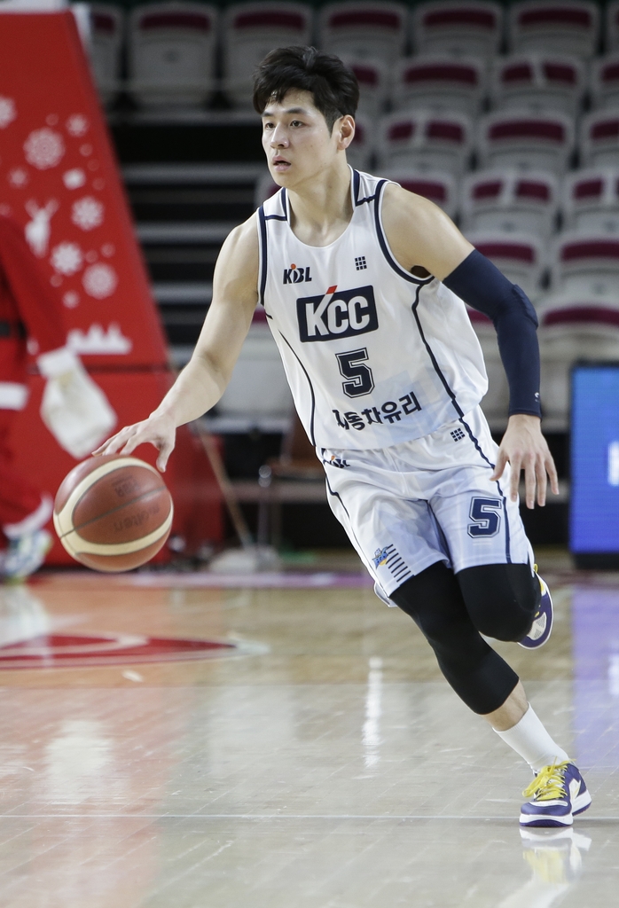 드리블하는 KCC 유현준 [KBL 제공. 재판매 및 DB 금지]