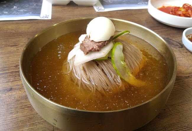 70년이 넘는 내력을 지닌 인천 경인면옥의 냉면