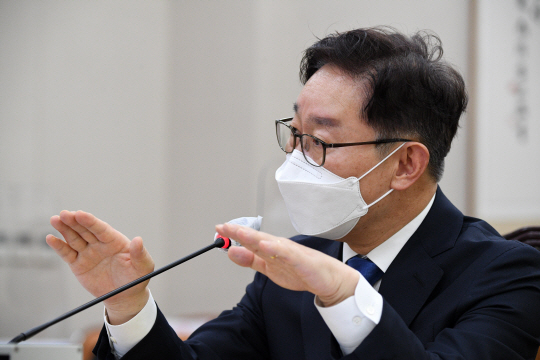 박범계 법무부 장관 후보자가 25일 국회 법제사법위원회에서 열린 인사청문회에서 질의에 답변하고 있다. 국회사진기자단