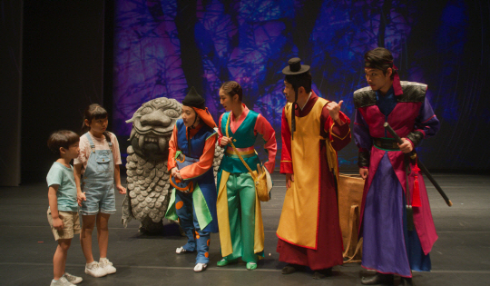 ‘동궁-세자의 하루’ ‘꼭두 이야기’… 랜선 타고 얼~쑤