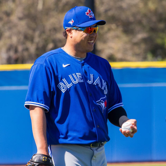 토론토 블루제이스의 류현진이 지난 19일(한국시간) 미국 플로리다주 더니든 TD볼파크에서 훈련 도중 활짝 웃고 있다. 토론토 SNS