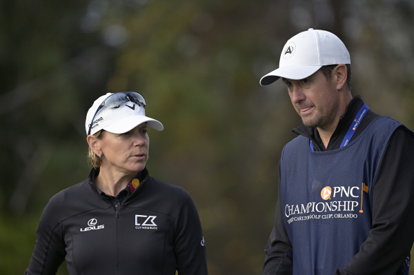 스웨덴의 안니카 소렌스탐(왼쪽)과 남편 마이크 맥지. AP뉴시스