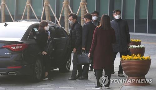 LH 진주 본사 찾은 정부합동조사단 [연합뉴스 자료사진]