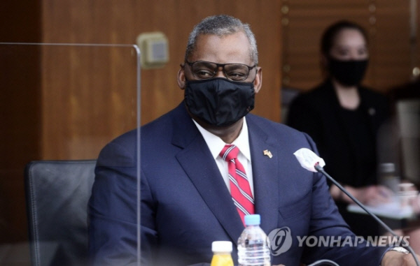 로이드 오스틴 미국 국방부 장관이 17일 오후 서울 용산구 국방부에서 열린 한ㆍ미 국방장관회담에서 인사말을 하고 있다. 사진공동취재단
