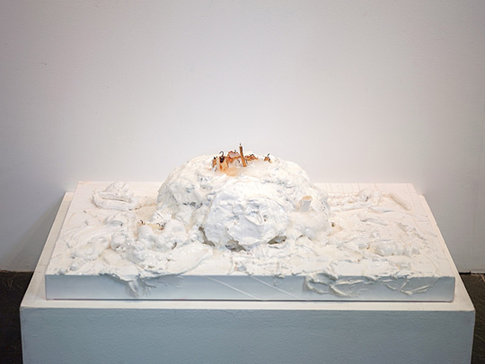 Just a Cake-Angel, Mixed media on Canvas, Speaker, 70x50cm, 2021 [엠에이피크루 제공]