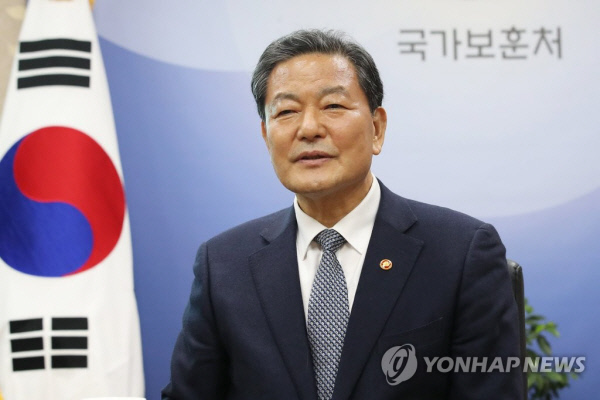 황기철 국가보훈처장은 “국가를 위해 목숨 걸고 싸운 서해수호 장병들이 국가유공자 심사와 등록 등에서 억울한 일이 없도록 최선을 다할 것”이라고 밝혔다.연합뉴스