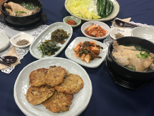 좋은 먹거리 식사도 치유농업의 한 부분이다.  강원도 홍천의 치유 밥상.