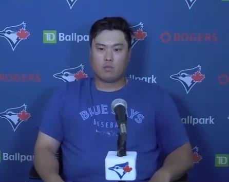 토론토 블루제이스 류현진이 27일 미국 플로리다주 더니든 TD볼파크에서 열린 미국 프로야구 메이저리그(MLB) 필라델피아 필리스와 시범경기를 마친 뒤 화상 인터뷰를 하고 있다. [MLB 프레스박스 캡처. 재배포 및 DB금지]