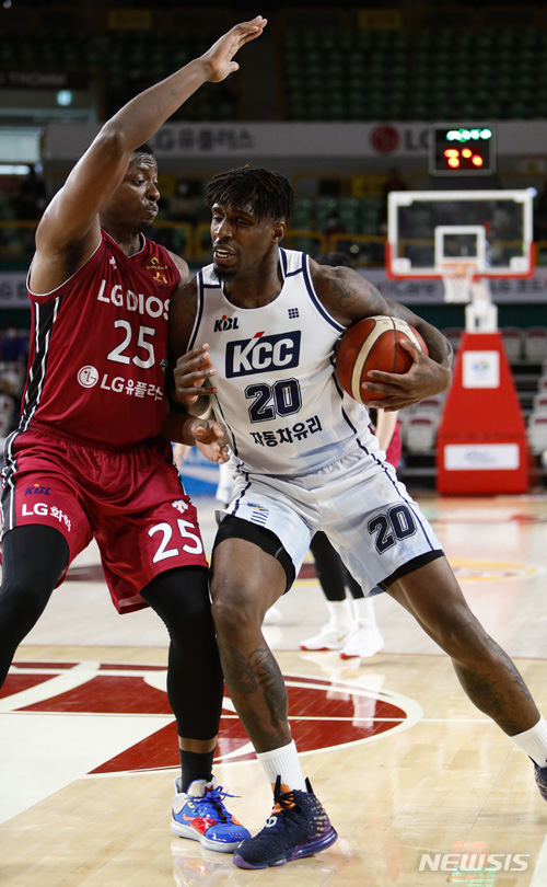 [서울=뉴시스] 전주 KCC 라건아. (사진=KBL 제공)
