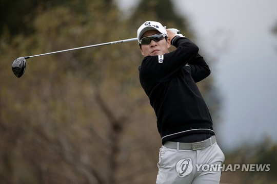 드라이버 티샷하는 김경태 [KPGA 제공. 재판매 및 DB 금지]