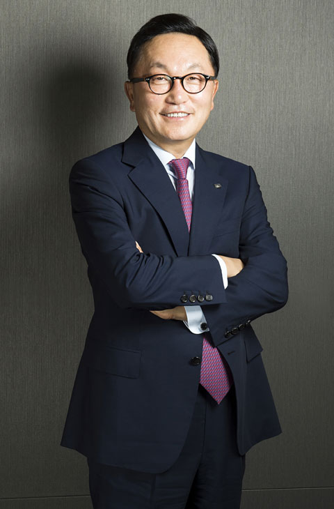 박현주 미래에셋그룹 회장은 “변화무쌍한 시장에서 장기투자하기 위해서는 결코 기류와 타협하지 않는 굳건한 투자 철학과 원칙이 있어야 한다”며 기본에 충실한 투자를 강조한다. 미래에셋자산운용 제공