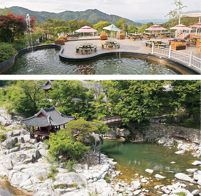 사진 위는 이국적인 경관으로 꾸며진 함양의 ‘하미앙 와인밸리’. 와이너리 위쪽 카페에 앉아 바라본 모습이다. 사진 아래는 화담계곡의 정자 거연정. 거연정은 계곡의 물길이 두 갈래로 나뉘는 자리의 자연석 암반 위에 섬처럼 앉아 있어 다리를 건너야 들어갈 수 있다.