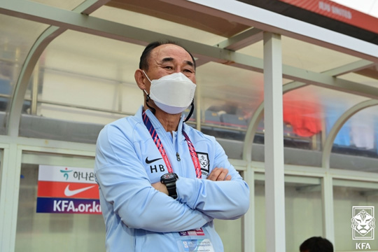 12일 제주월드컵경기장에서 열린 가나와의 평가전에서 김학범 감독의 모습 [대한축구협회 제공. 재판매 및 DB 금지]