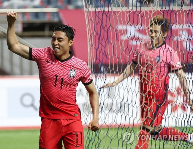 (서귀포=연합뉴스) 신준희 기자 = 15일 제주월드컵경기장에서 열린 올림픽 축구 대표팀 평가전 한국과 가나의 경기. 한국 이동준이 골을 넣은 뒤 기뻐하고 있다. 2021.6.15