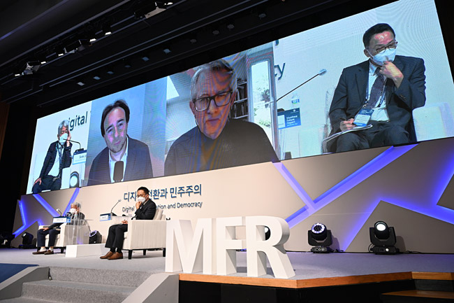 “소셜미디어는 트래픽 확대 혈안… 극단 정치세력 부상 쉬워져”