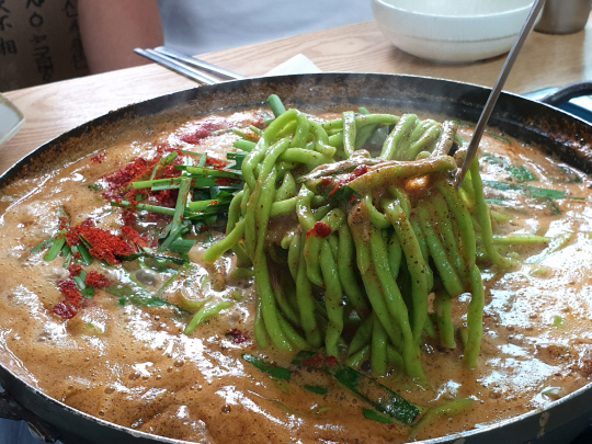 ‘이천 신갈미’생선국수.