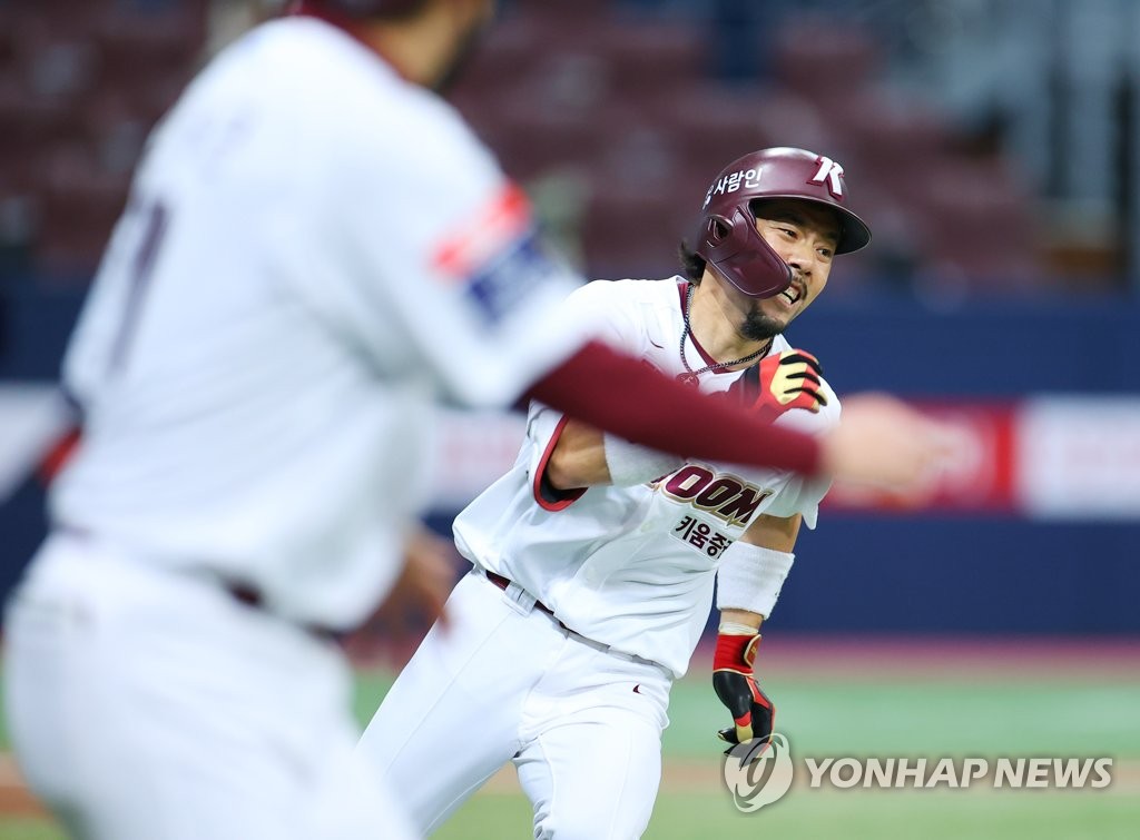 이용규 ‘힘차게 달려’[연합뉴스 자료사진]