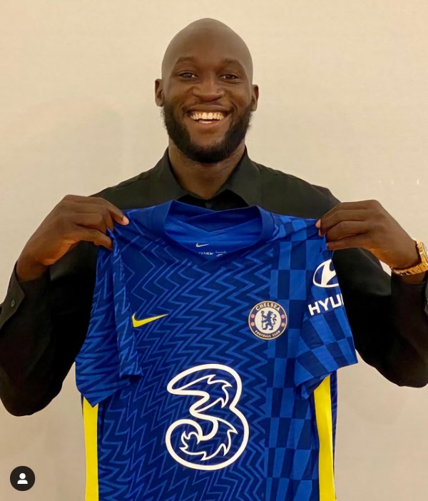 잉글랜드 프로축구 프리미어리그 첼시FC는 13일(한국시간) 벨기에 국가대표 공격수 로멜루 루카쿠를 7년 만에 다시 영입했다.  첼시 인스타그램 캡처