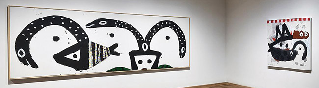 서울 가나아트센터에서 열리고 있는 노은님 작가의 개인전 ‘생명의 시작’ 전경.  노 작가는 “원시시대 벽화처럼 단순하고 순수한 그림에 생명의 기운이 있다고 믿는다”고 했다.   가나아트센터 제공