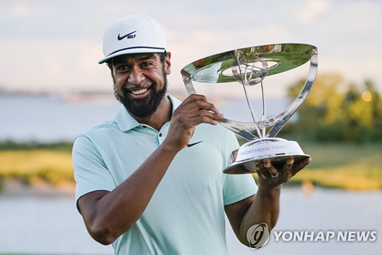 PGA 투어 노던트러스트 우승한 토니 피나우 [AP=연합뉴스]