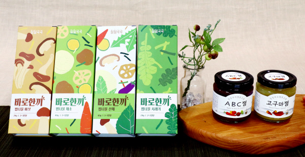 경북 칠곡군농업기술센터 직원들이 개발한 밥나물과 잼 종류. 칠곡군청 제공