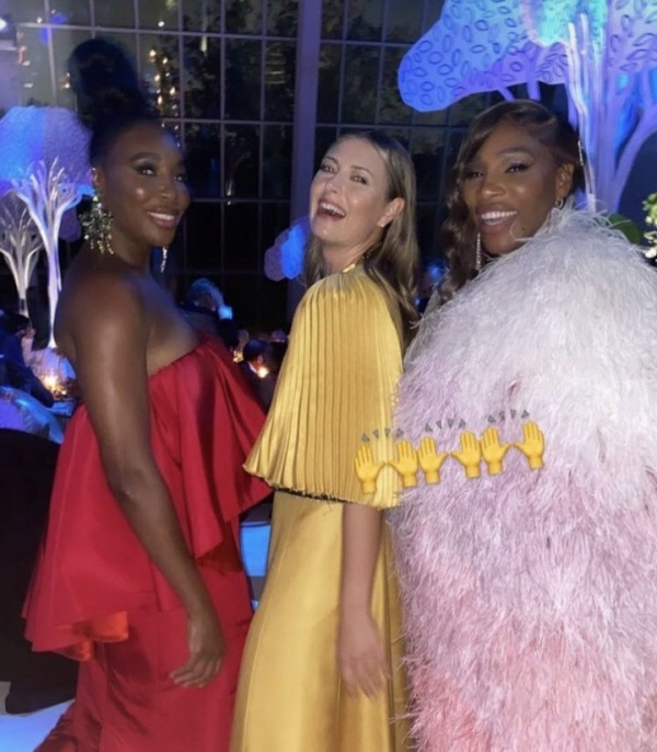 마리야 샤라포바(가운데)와 비너스(왼쪽)-세리나(오른쪽) 월리엄스.  마리야 샤라포바 SNS