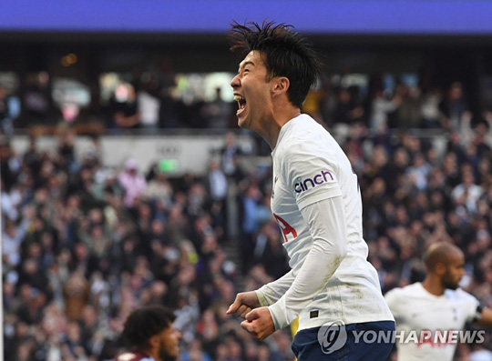 애스턴 빌라전에서 포효하는 손흥민 [EPA=연합뉴스 자료사진]