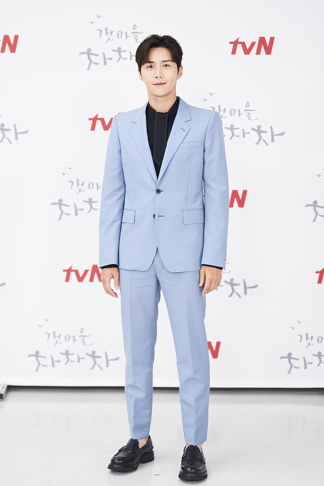 [서울=뉴시스] 배우 김선호가 24일 tvN 토일드라마 ‘갯마을 차차차’ 온라인 제작발표회를 하고 있다. (사진=tvN 제공) 2021.08.24.  *재판매 및 DB 금지
