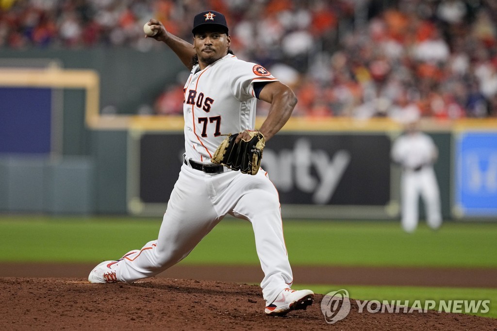 눈부신 역투로 휴스턴을 월드시리즈로 이끈 신인 투수 가르시아[AP=연합뉴스]