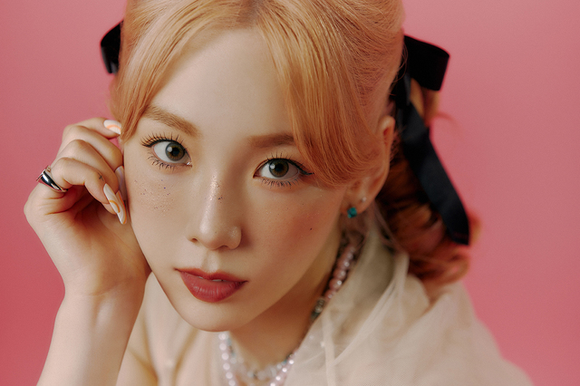 [서울=뉴시스] 태연 싱글 Weekend 이미지 (사진 = SM엔터테인먼트 제공) 2021.07.07