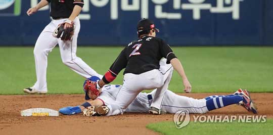지난달 9일 오후 대구 삼성라이온즈파크에서 열린 프로야구 ‘2021 프로야구 신한은행 SOL KBO리그’ kt wiz와 삼성 라이온즈의 경기. 1회 말 1사 주자 1루 상황에서 1루 주자 삼성 박해민이 2루 도루를 시도하다가 아웃되고 있다. 2021.9.9