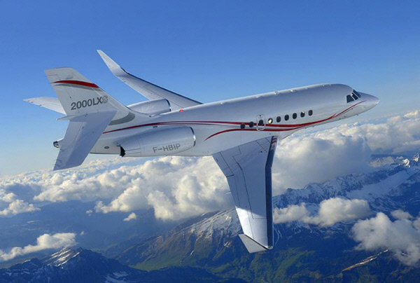 비즈니스 제트기 팰콘(Falcon) 2000LXS. KAI제공.