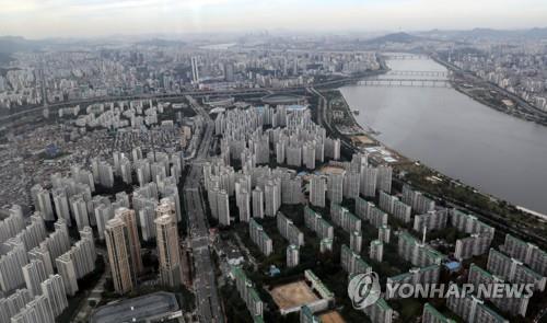 잠실 롯데월드타워 ‘서울스카이’ 전망대에서 바라본 송파 일대 아파트 모습 [연합뉴스 자료사진]