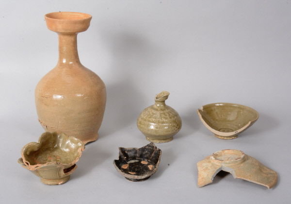 전남 해남 진산리 청자요지 2호 가마터에서 발굴된 유물들. 문화재청 제공