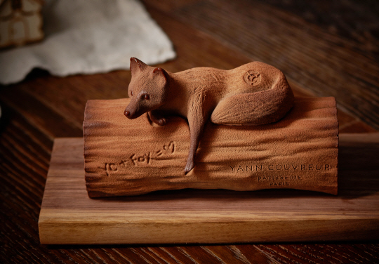 얀 쿠브레의 디저트 ‘부쉬 드 노엘’. 카페꼼마 제공