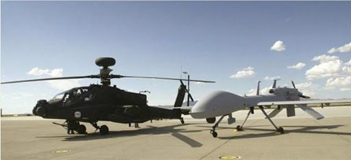 주한미군에 배치된 것과 같은 종류인 AH-64E ‘아파치 가디언’(왼쪽)과 무인공격기 MQ-1C ‘그레이이글’(오른쪽). 주한미군은 강원 원주 등으로 분산됐다 아파치 헬기 부대를, 그레이 이글 대대가 있는 전북 군산기지로 통폐합했다. 문화일보 자료사진
