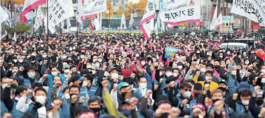 勞 불법·폭력에도 使 속수무책… 파업 근로손실일 日의 193배