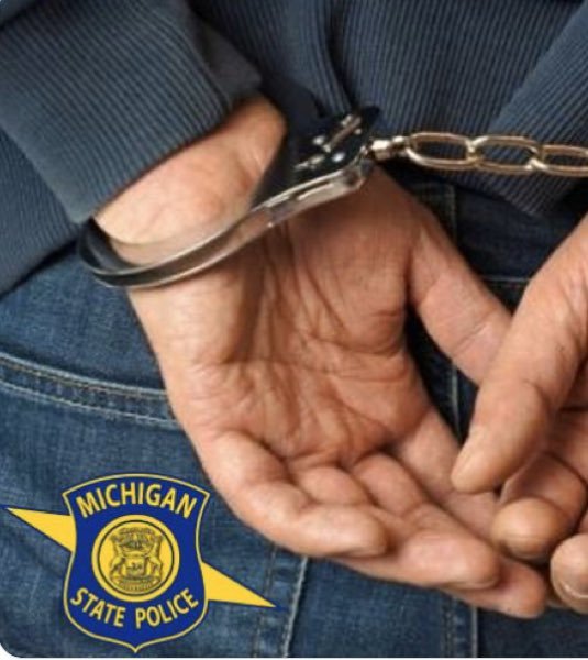 [서울=뉴시스] 당국이 지난해 7월22일 소셜미디어(SNS)를 통해 웬디 와인(51)의 검거 소식을 알리며 게시한 사진이다.  (출처 : MSP First District 공식 트위터 화면 캡처) 2021.12.13. *재판매 및 DB 금지