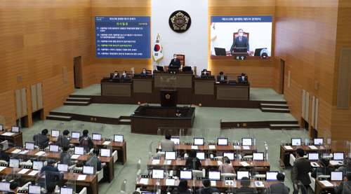 서울시의회에서 본회의가 진행되고 있다. 연합뉴스
