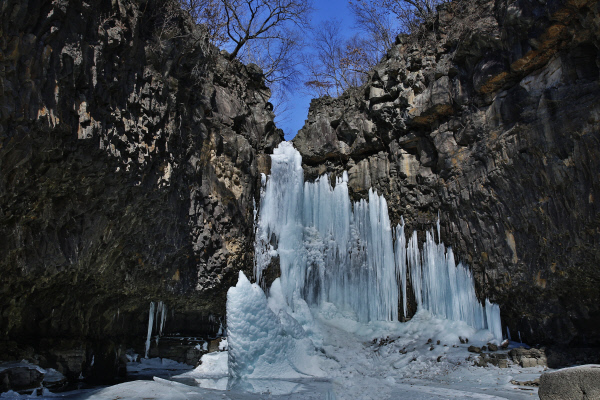 경기 연천군의 관광 명소인 재인폭포의 모습.