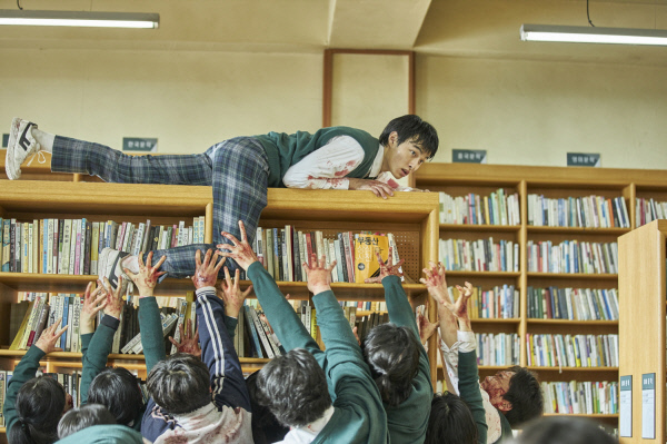 All of us are Dead Yoon Chan-young as Lee Cheong-san in All of us are Dead Cr. Yang Hae-sung/Netflix ⓒ 2021