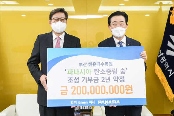 이수태 파나시아 회장(사진 오른쪽)
